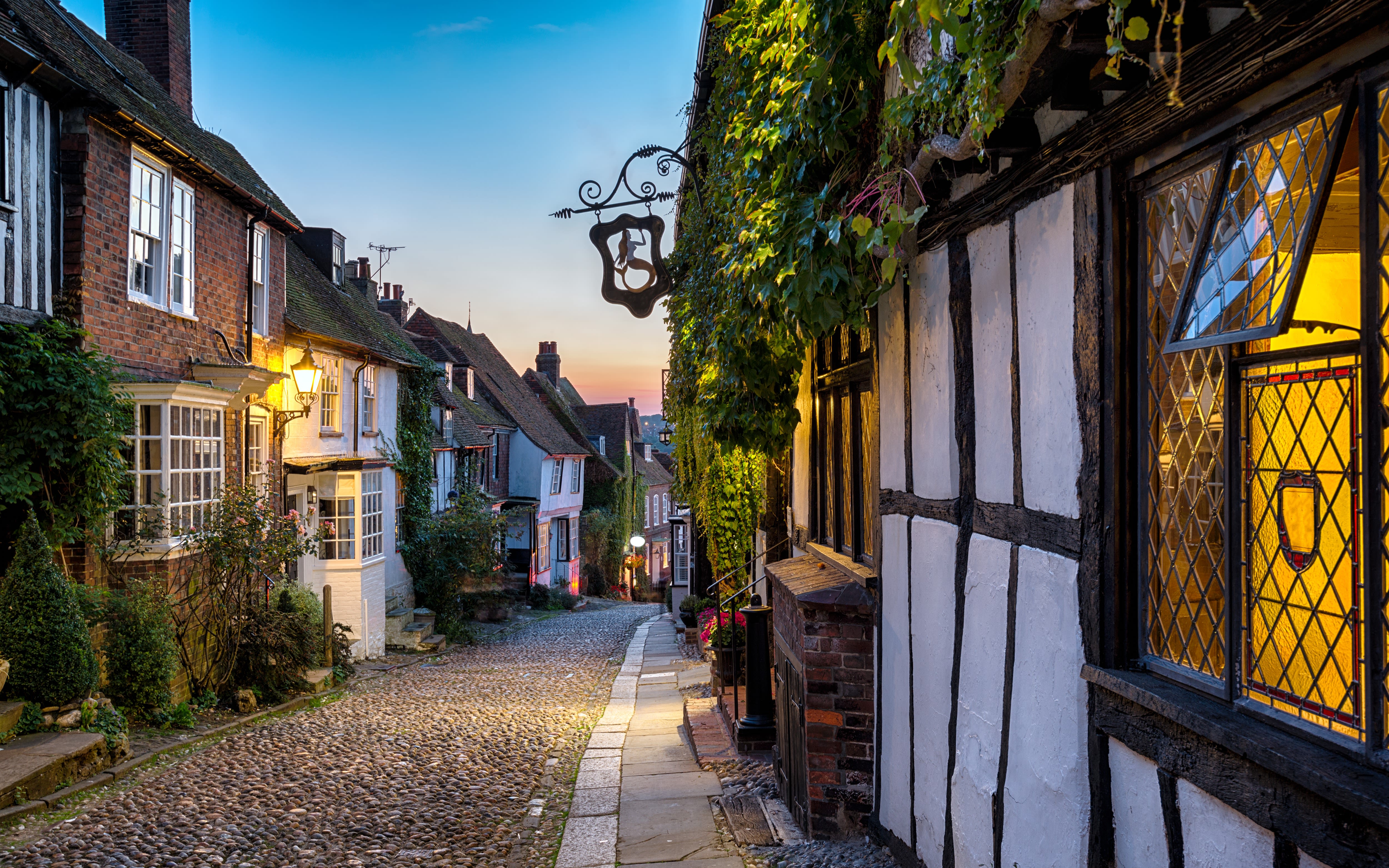 An image of a row of buildings in Rye. 