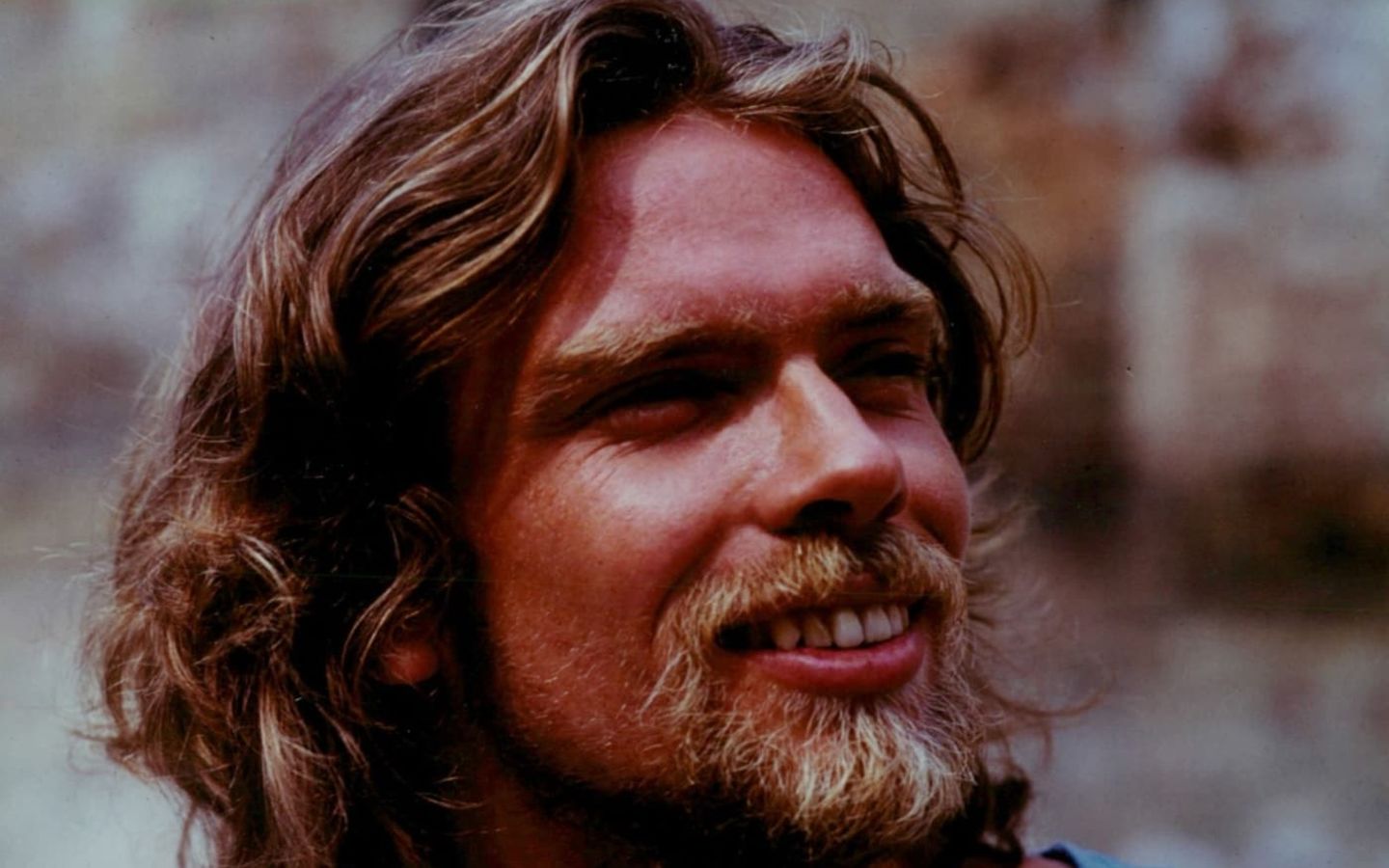 A close up of a young Richard Branson
