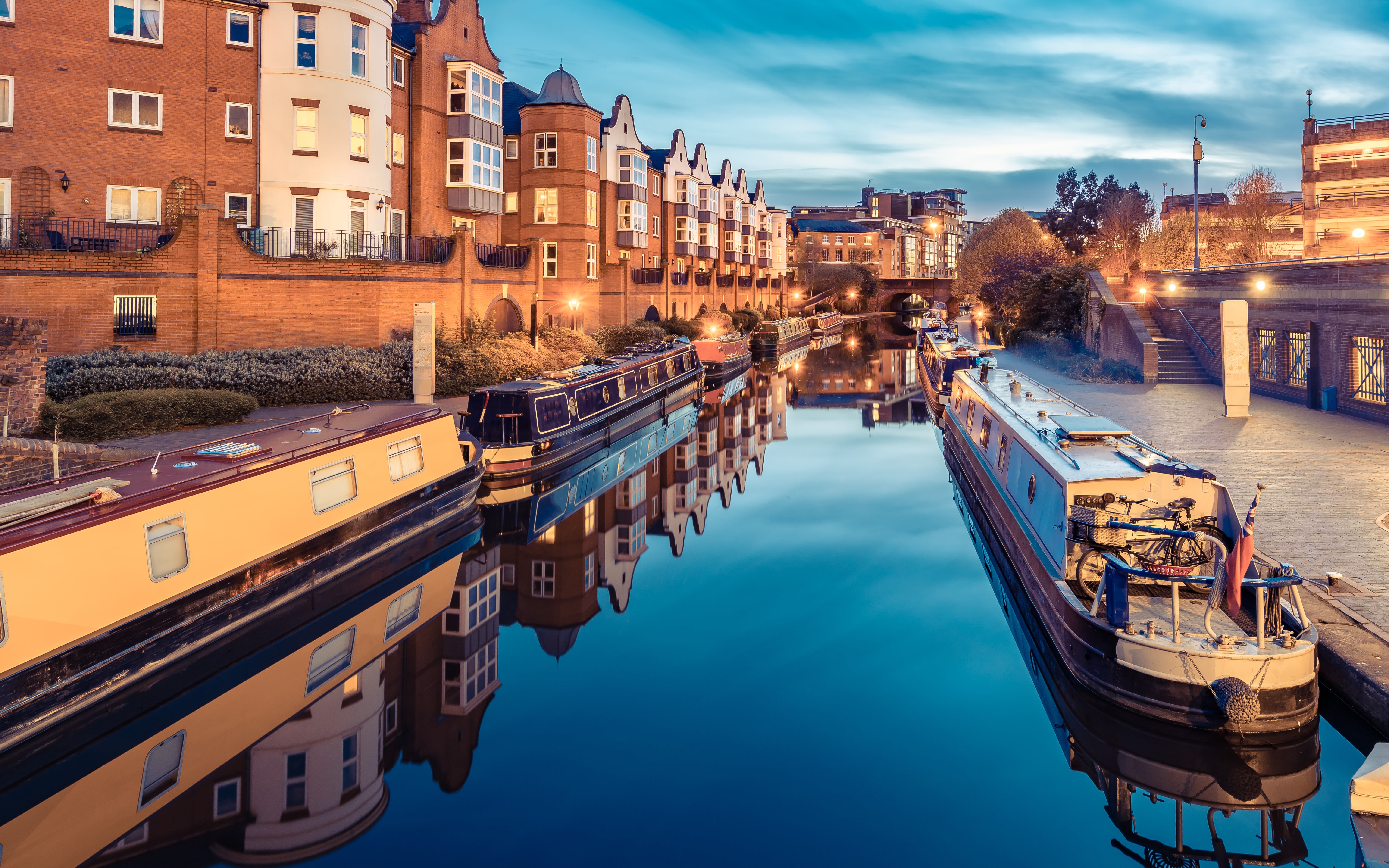Image of a canal in Birmingham, England.