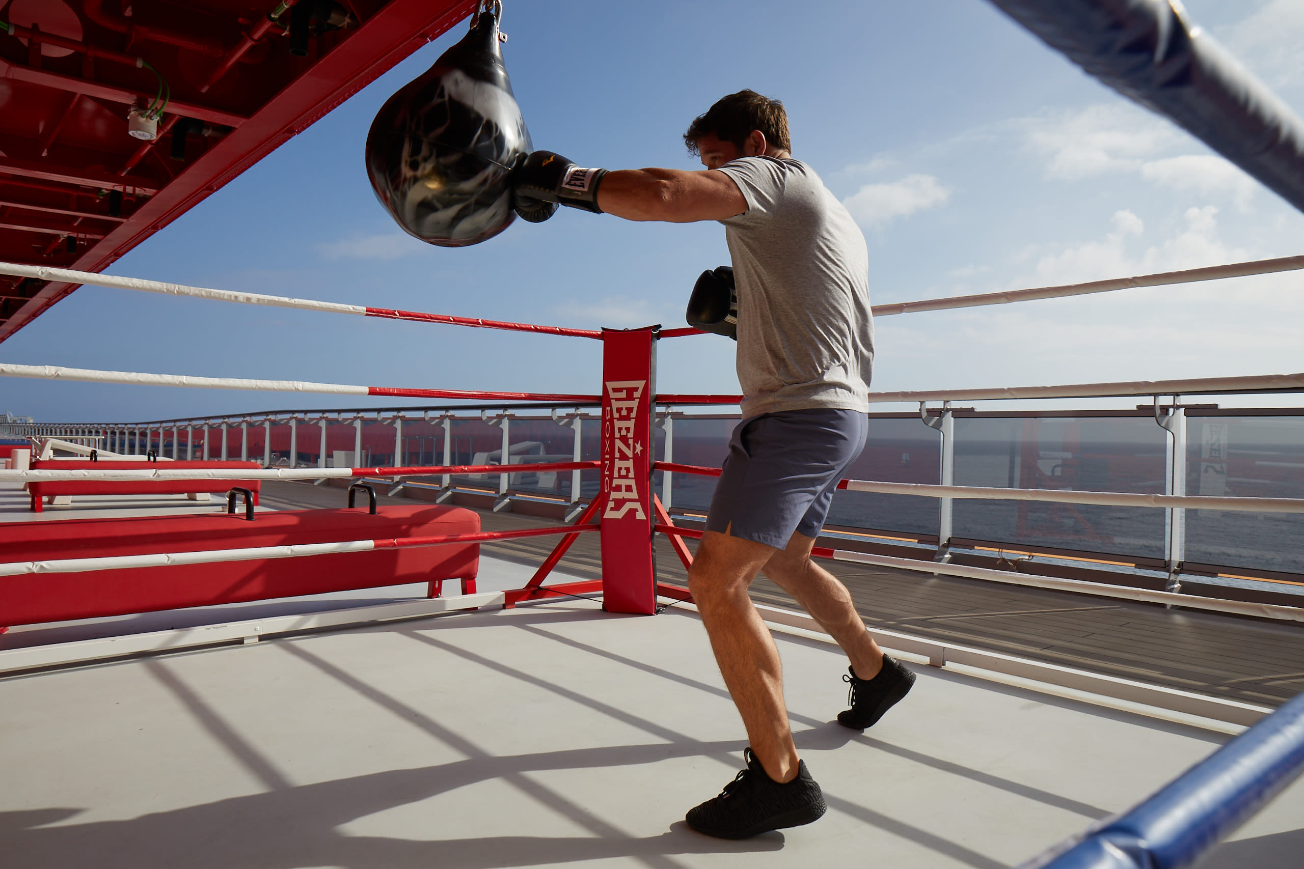 virgin-voyages_2021-04_training-camp-fitness-boxing
