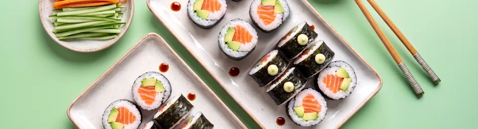 Zalm sushi met wasabispread