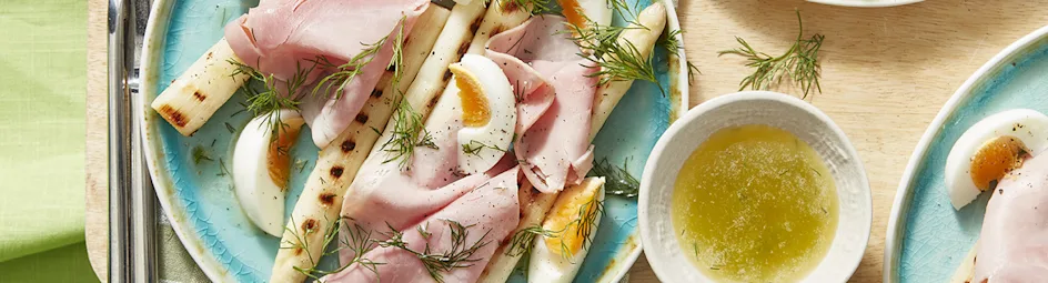 BBQ-asperges met ham, ei en dilleboter
