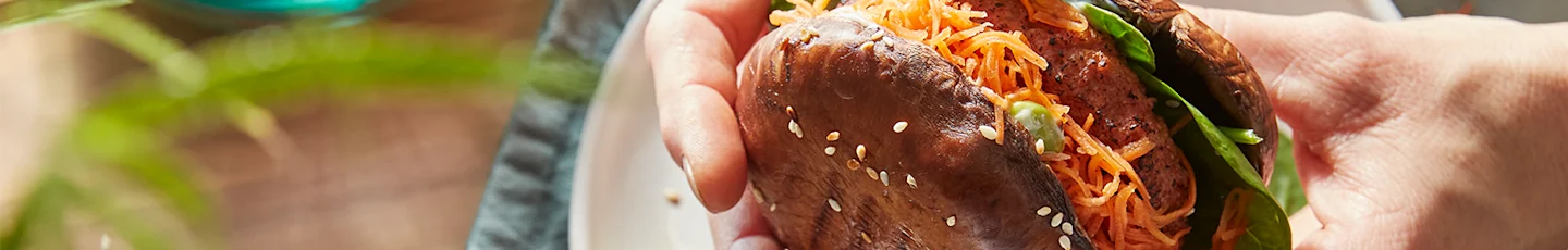 Ontdek onze heerlijke vegan gerechten voor de barbecue, zoals deze vegan hamburger van de grill.