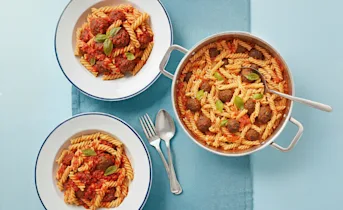 Eenpanspasta met gehaktballetjes en venkel