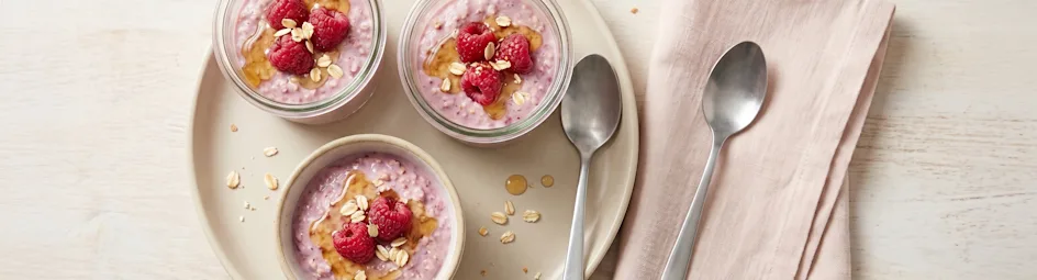Bosvruchten overnight oats met frambozen en honing