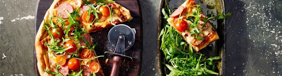 Pinsa met salami en rucola