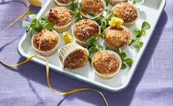 Hartige muffins met paprika en salami