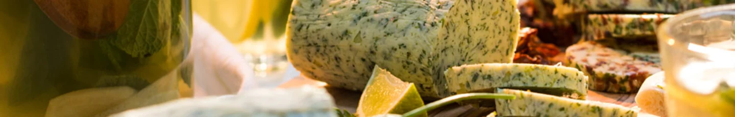 Recept van drie homemade kruidenboters.