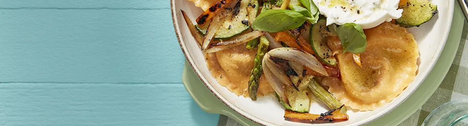 Pasta met gegrilde groenten, honing-limoendressing en burrata