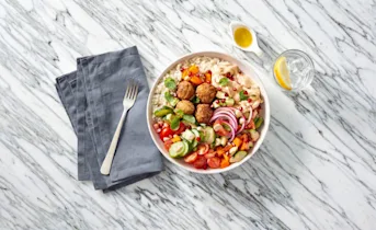 Falafel bowl met tahinidressing