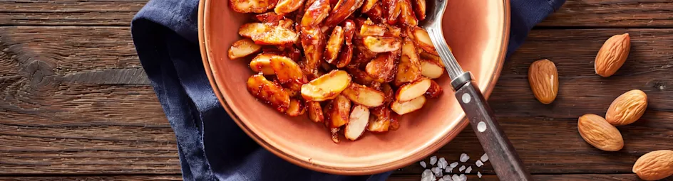 Pittige gekarameliseerde borrelamandelen
