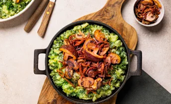 Stamppotgemak boerenkool met champignonmix en (vegetarische) spekjes
