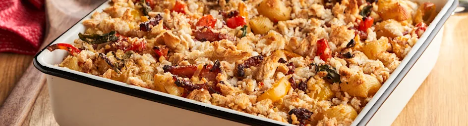 Pasta peperonata uit de oven met spekjes