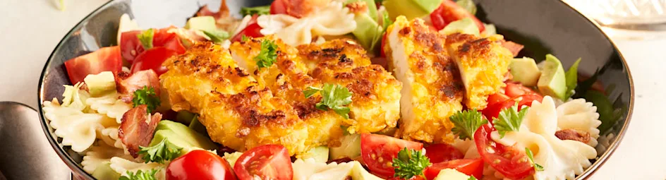 BLT Pastasalade met krokante kip