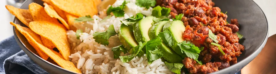 Chili sin carne schotel met krokante tortillachips