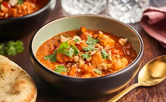 Butter chicken met bloemkool en cashewnoten
