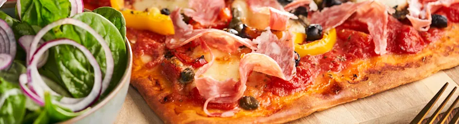 Pizza spinata romana met spinaziesalade