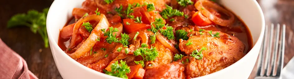 Kip cacciatore met aardappels en olijven