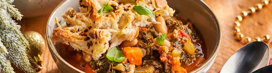 Ribollita maaltijdsoep met krokante topping