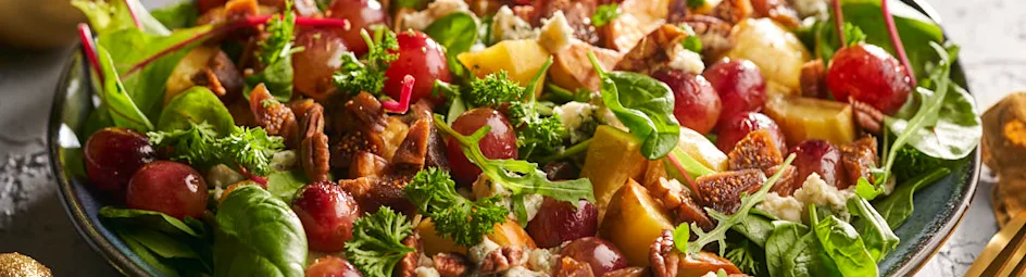 Winterse salade met geroosterde aardappeltjes, vijgen en Roquefort
