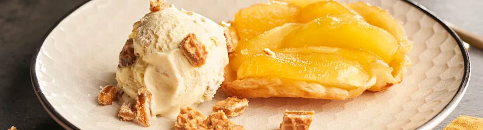 Mini tarte tatins met stroopwafelijs
