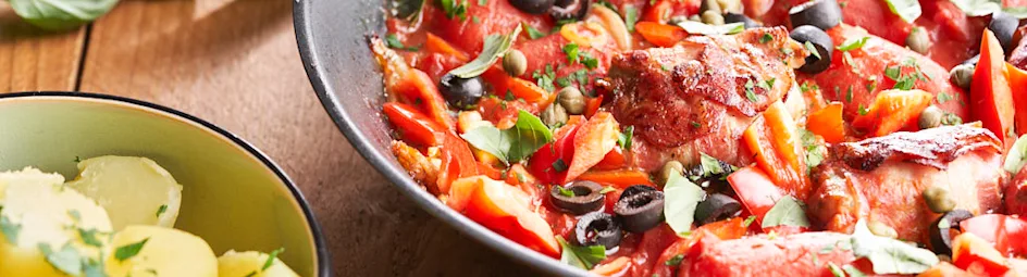 Toscaanse kip met bacon en gekookte aardappeltjes