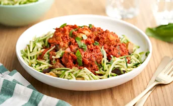 Courgetti met gehaktballetjes in tomatensaus