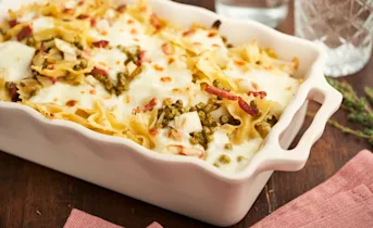 Ovenpasta met witlof, spekjes en mozzarella