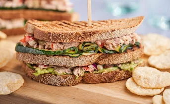 Clubsandwich met homemade tonijnsalade