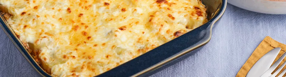 Moussaka met vegetarisch gehakt en een frisse salade