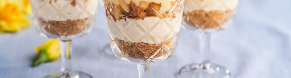 Caramel-vanilletoetjes met gebakken appel