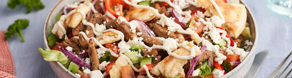 Gyrossalade met feta en pitachips