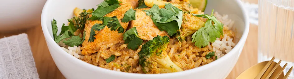 Currybowls met zalm en rijst