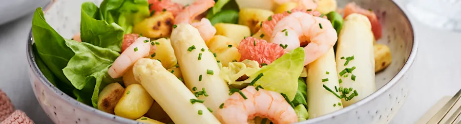 Garnalencocktailsalade met witte asperges