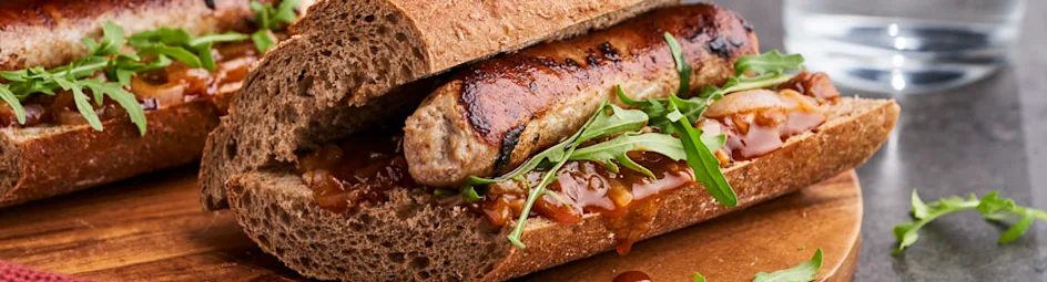 Broodje curry worst van de barbecue