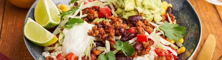 Mexicaanse saladebowl met vegetarisch gehakt