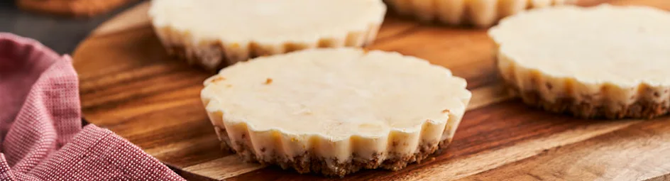 Sinaasappel-yoghurtijstaartjes