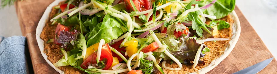 Turkse pizza’s met frisse tomatensalade