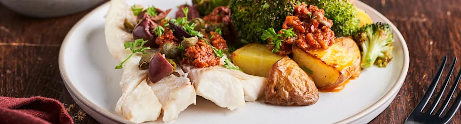 Tray bake met broccoli, aardappel en kabeljauwfilet