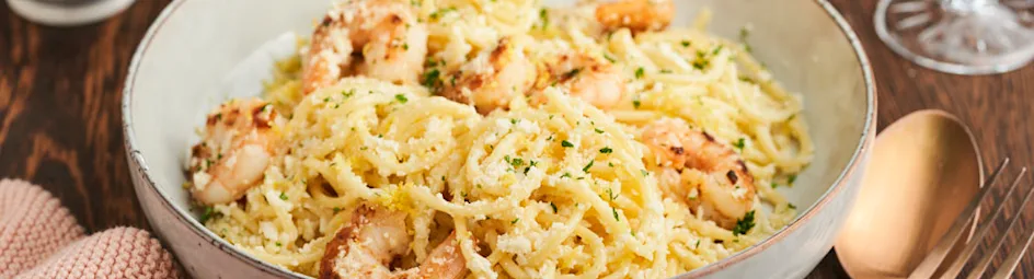 Spaghetti al limone met romige bloemkoolsaus en garnalen