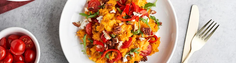 Zoete-aardappelstamppot met rucola en pecannoten