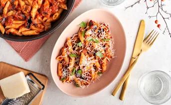 Auberginepasta met pecorinokaas