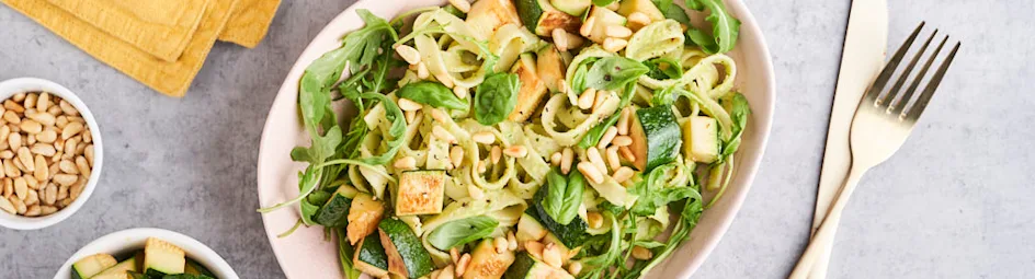 Vegetarische pasta met avocado-roomsaus