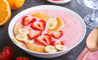 Aardbei-banaansmoothiebowls