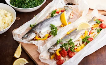 Aardappel-bloemkoolpuree met vispakketjes