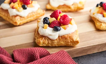 Fruittaartjes met vanilleroom