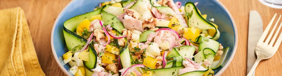 Courgette Appel salade met gerookte forel
