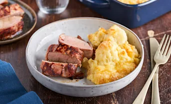 Varkenshaas gerold in yorkham met bloemkool aardappelgratin