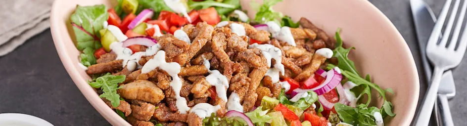 Shoarma salade met frisse knoflook munt saus