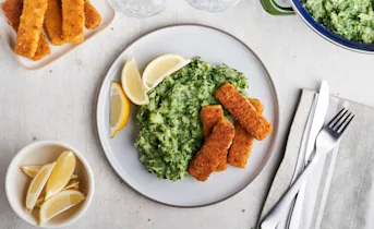 Spinaziestamppot met vissticks